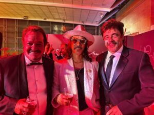 Óscar Jaenada Instagram - Premios Platino 2023 La Feina Ben Feta No Te Fronteres #jorge #Beni
#LLIBERTAT