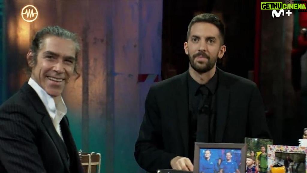 Óscar Jaenada Instagram - Juro ,que aún hoy, me lo pregunto… @laresistenciacero #macarron