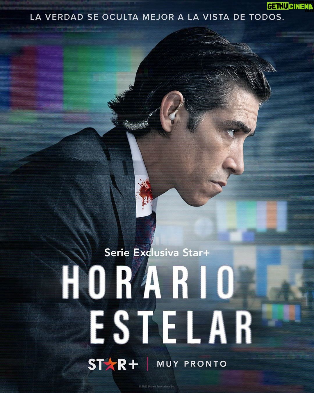 Óscar Jaenada - 5.3K Likes - El periodista más famoso de México va a usar sus propios medios para ocultar la verdad del crimen que cometió.
#HorarioEstelar, el nuevo thriller exclusivo de #StarPlusLA con Óscar Jaenada, muy pronto.