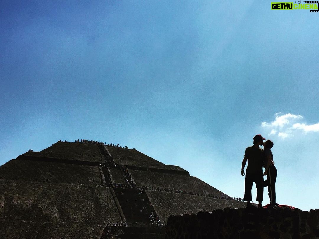 Óscar Jaenada - 3.6K Likes - U will never walk alone #Happy35 #8-Noviembre-1519 #Quetzalcoatl #Tu