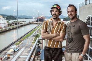 Óscar Jaenada Instagram - Before Evergreen #Panama #Canal #HandsOfStone #5years #myBro @gemelojay #pasenYvean #ManosDePiedra @robertoduranbox #AquiChaflan #avec #RobertDeNiro @edgarramirez25 #JhonTurturro #anaDArmas #EllenBarkin #LLIBERTAT