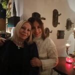 Özlem Akınözü Instagram - Biz bu dostluğa 35 yıldan fazla emek verdik,sevgi emek vermekse eğer.....HERKESİN SEVGİ GÜNÜ KUTLU OLSUN♥️ Maybe Kitchen and Cocktail