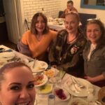 Özlem Akınözü Instagram - Loçka’larım benim♥️ @yesimguloffical @yasemaki @gulcinsant @guneshayat
