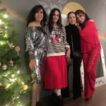 Özlem Akınözü Instagram - Hep beraber daha nice yeni yıl kutlamalarımız olsun🙏🏻🎄🎅🏻 @mahsuseduru @ayseduuru
