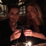 Özlem Akınözü Instagram - Canım Arzu'm nice mutlu yaşların olsun🙏🏻🥂🎂🎁🎊🎉daha kutlayacak bir sürü An'ımız olsun @arzuaren @gulfemerdavran @pirilerdavran #newage #birthdaydinner #birthday #bestfriendforever #goodfood #bestmusic BAYLO