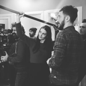 Özlem Yılmaz Instagram - Her işe burnumu soktuğum günlerden 😂 #ağlamaanne