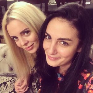 Özlem Yılmaz Instagram - Kulaklar böyle 👂🏻 değil; böyle 👂🏿yaşayacak olanlar olabilir.. 😂😂😂 @gozdeimer