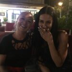 Özlem Yılmaz Instagram - “Günü gülüşle dondurduk” 📸 Sizi çok seviyorum 🧡 @mukerremgoksu1