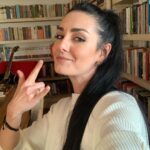 Özlem Yılmaz Instagram - Aşkla, şevkle, zevkle.. #W 👩🏻‍💻 @cembaydur 👨🏻‍💻 ‘a hatırlatma post’unu da koyduğuma göre işime geri dönebilirim. 😂 #nokta #virgül #denden 😂😂😂