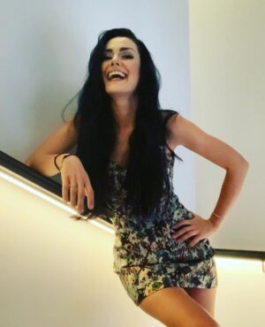 Özlem Yılmaz Instagram - Tamaaam.. Tamam! 🤚🏼
“Tost makinesi yerine keşke bi’ telefon alsaydım kendime..” biliyorum.. 🥶🥶🥶