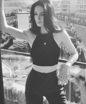 Özlem Yılmaz Instagram - Yetişirse, tırmanır. :)