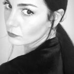 Özlem Yılmaz Instagram - “.. Ve ben.. bi’şeyleri yapmış olmak için yapmaya kendini mecbur hisseden biri değilim.. Bunu benden bekleme 🌍. -Var olmak bu değil..”