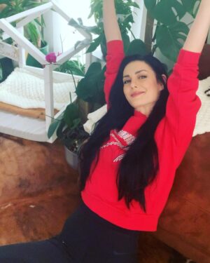 Özlem Yılmaz Instagram - Evci’ben❤️😂