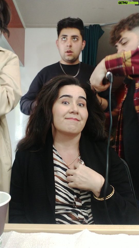 Ümmü Putgül - 0.9K Likes - Firdevs is loading.... @vedamektubudizi @handeelaman