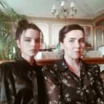 Ümmü Putgül Instagram - Bu akşama hazır mısınız ? Biz anne kız çok hazırız 🤩 @handeelaman @safakbinaytalentagent @vedamektubudizi