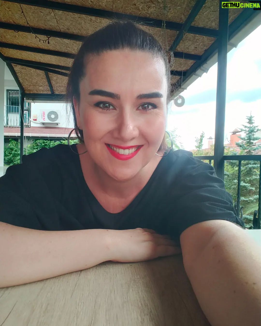 Ümmü Putgül - 1.2K Likes - Hadi iltifat 😁🌟🤩