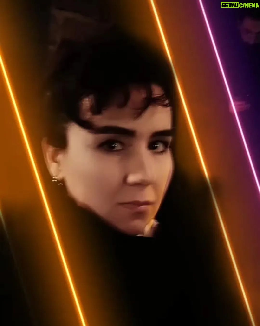 Ümmü Putgül Instagram - Gölge 🕴️ OTTO Cihangir
