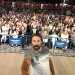 Şendoğan Öksüz Instagram – Bu akşam ki izleyicimiz teşekkürler bakırköy teşekkürler botanik sahne pazar 21.30 da yeniden buluşmak üzere.. Bakırköy botanik park