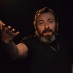 Şendoğan Öksüz Instagram - Elinden gelen tek şey elini uzatmaksa yap bunu.... Sinegraf