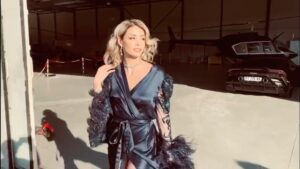 Céline Morel Instagram - Backstage preview de notre dernier court métrage à Paris. 🎬 @agence_de_communication__s_ @si_gna_ture_