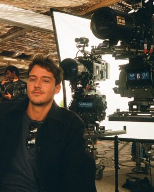 César Domboy Instagram - Me, between takes, telling myself that  continuity is overrated anyway 🤡