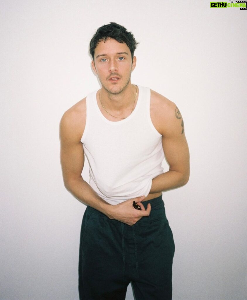 César Domboy Instagram - Photo booth operated by my talented pal @viktorvauthier 🤍 Los Angeles, California
