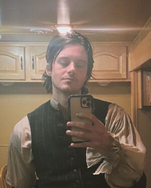 César Domboy Instagram - Views from our bewitching sets back in Bonny Scotland a year ago, snowy @outlander_starz 6 is now on @starz ! Droughtlander is over babyyyyy 
+ @rikrankin ❤️