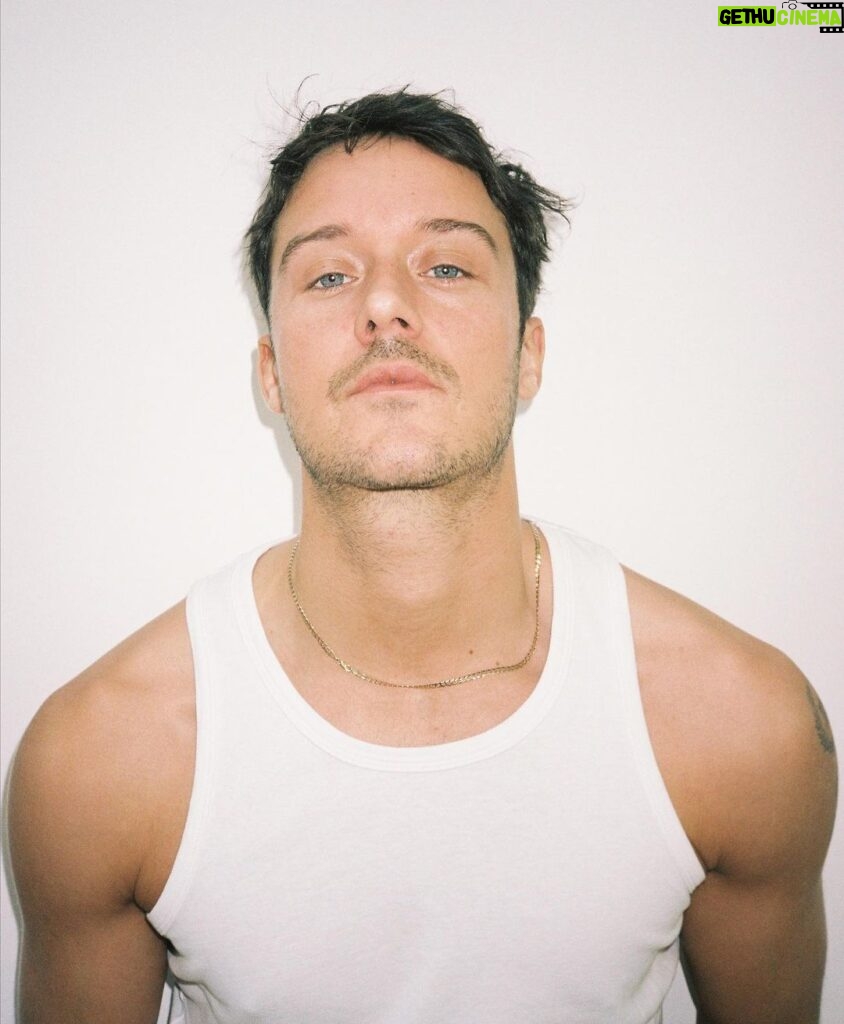 César Domboy Instagram - Photo booth operated by my talented pal @viktorvauthier 🤍 Los Angeles, California