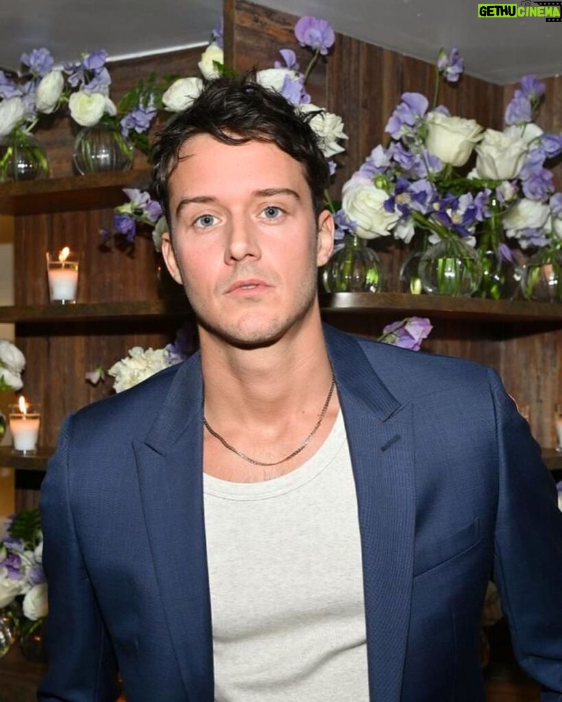 César Domboy Instagram - Stunning @diorbeauty dinner party with friends and fam to close the exciting @canneseries festival ✨ Many thanks to the great @jeromepulis & @fannybourdettedonon for gathering all these beautifully hilarious peeps❤ @ohmybos @zzoimage @benoit_ponsaille Cannes La Croisette