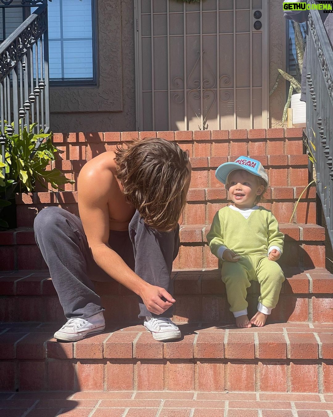 Cameron Dallas - 3 Likes - home 🏠