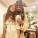 Cameron Dallas Instagram - *Captain Jack Sparrow & Elizabeth Swan ; Happy Halloween 🏴‍☠️