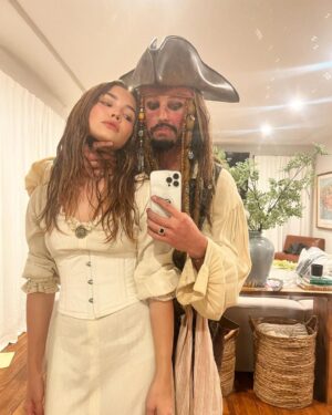 Cameron Dallas Instagram - *Captain Jack Sparrow & Elizabeth Swan ; Happy Halloween 🏴‍☠️