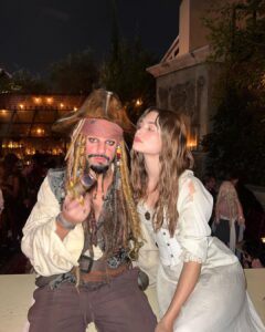 Cameron Dallas Instagram - *Captain Jack Sparrow & Elizabeth Swan ; Happy Halloween 🏴‍☠️