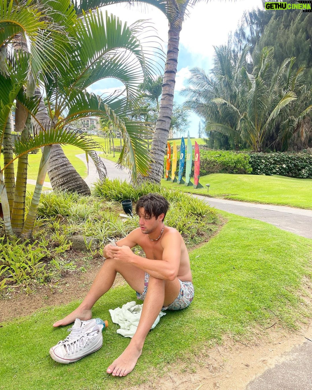 Cameron Dallas Instagram - New work station