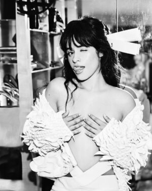 Camila Cabello Instagram - @ellenvonunwerth is a baddie and brings the baddie out of everyone. 🎀 my issue of @ellenvonunwerthvon is out now. thank you Ellen 🫶🏽