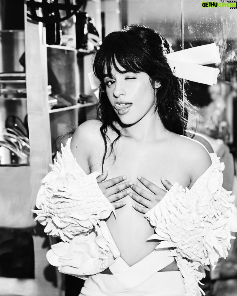 Camila Cabello Instagram - @ellenvonunwerth is a baddie and brings the baddie out of everyone. 🎀 my issue of @ellenvonunwerthvon is out now. thank you Ellen 🫶🏽