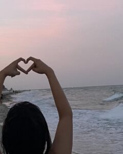 Camila Cabello Instagram - wishing health, happiness, and ease to my fellow Pisceans. 🐠🐠🐠 Thank you for the birthday wishes