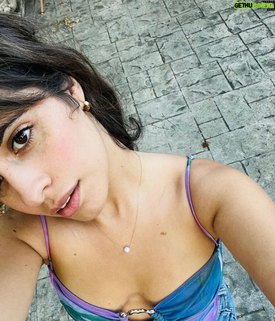 Camila Cabello Instagram - home 🏝 Miami, Florida