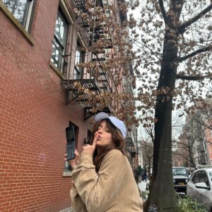 Camila Cabello Instagram - I’m team flip phone revolution . Maybe I can write the theme song guys 💪💪💪💪