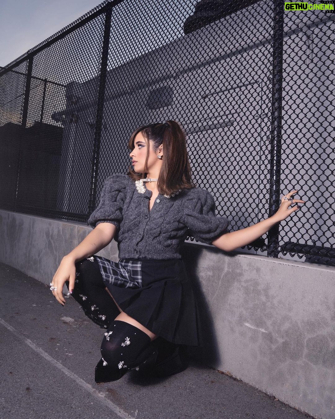 Camila Cabello Instagram - bitchy preppy. beppy ☕️ #thevoice