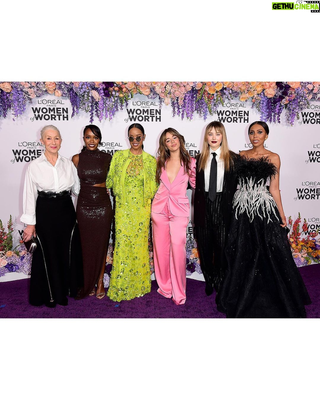 Camila Cabello Instagram - @lorealparis #WomenOfWorth ๐ช๐ผ๐ช๐ผ๐ช๐ผ๐ช๐ผ๐ช๐ผ L'Orรฉal Paris