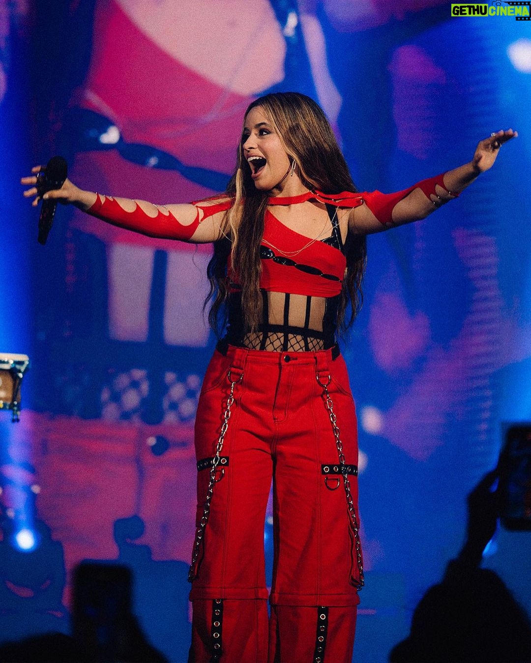 Camila Cabello Instagram - te amo @camilo !!!! gracias por tu amistad🫀🚑 la tribu foreverrrr