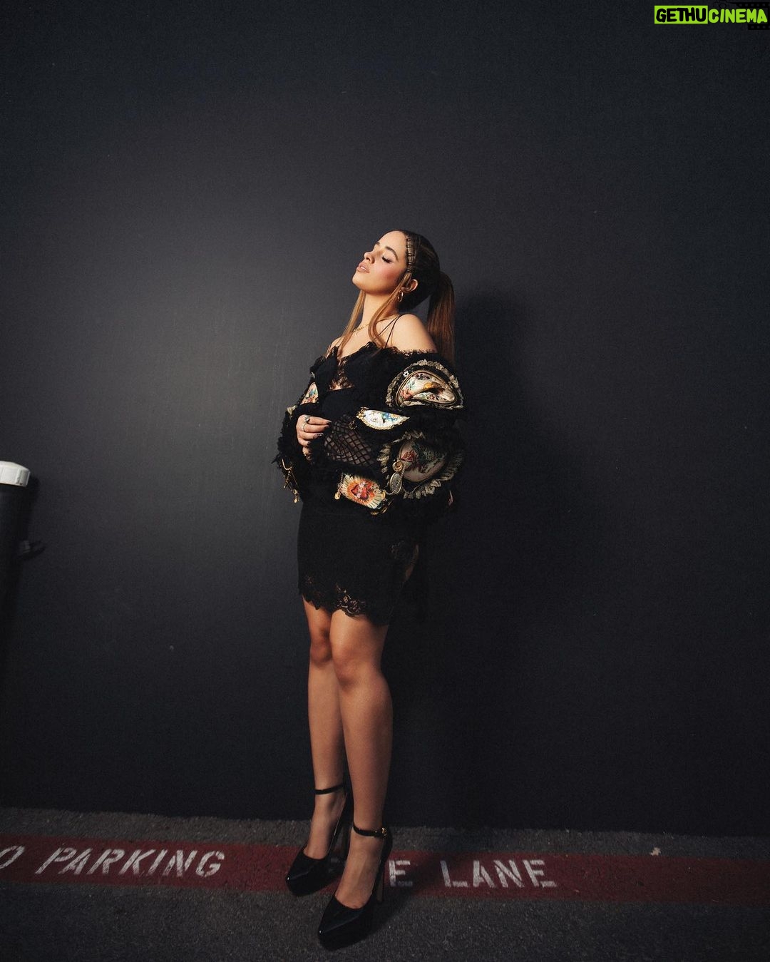 Camila Cabello Instagram - #teamcamila is performing tonight on #thevoice 🎉🎉🎉