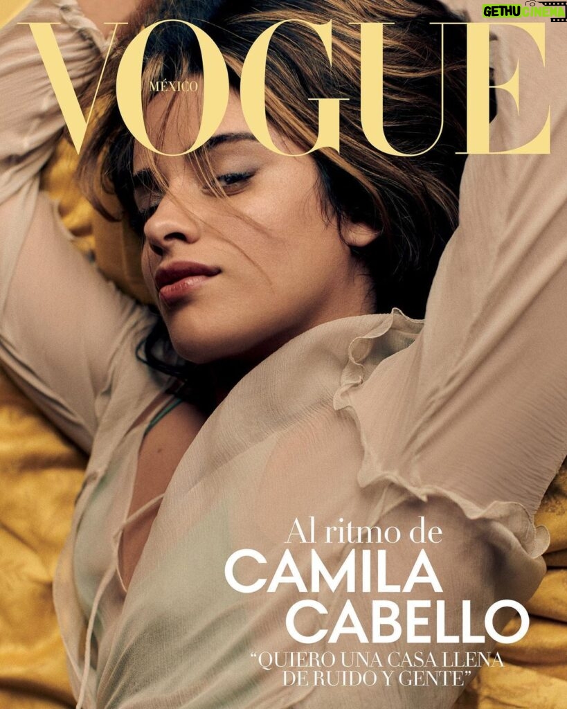 Camila Cabello Instagram - “Y yo quería abrazar el discurso de que necesitas a otras personas para vivir tu vida más sana y feliz, que nadie puede hacerlo solo". @voguemexico FAMILIA 🫀🫀🫀🫀🫀🫀🫀🇲🇽🇲🇽🇲🇽🇲🇽🇲🇽 orgullosa de ser mexicana chingao!!!!!!!