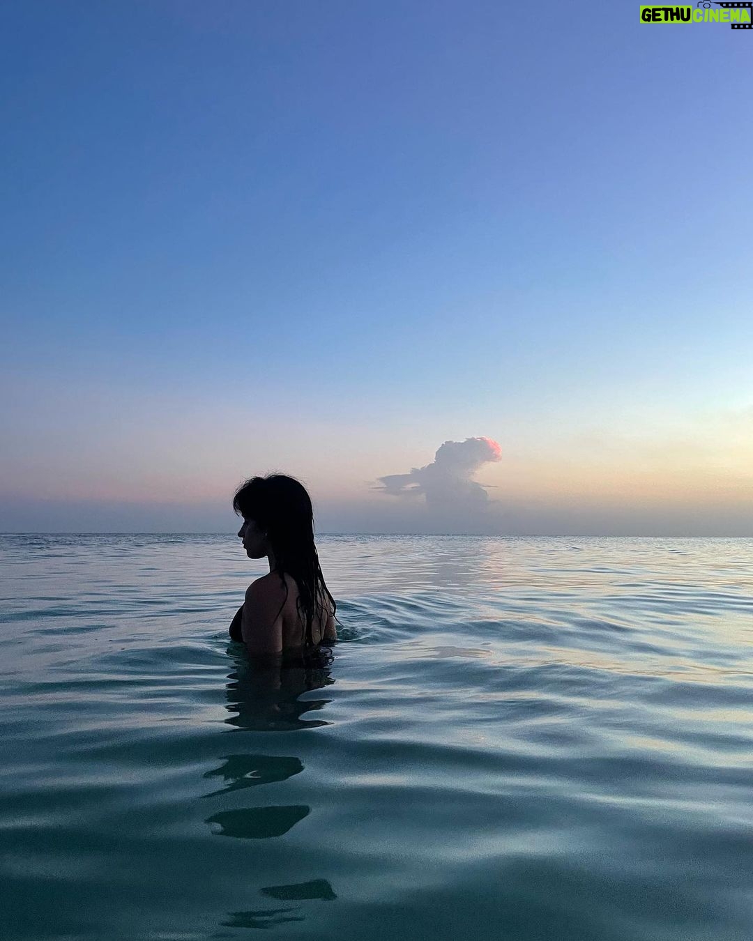 Camila Cabello Instagram - xoxoxoxoxxoxoxoxoxo
