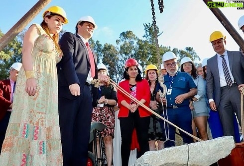 Camila Flores - 0.9K Likes - ✅ Primera piedra del Cesfam de #Catapilco 🙌🏻
Junto a nuestro #CORE Percy Marin acompañamos con gran alegría a nuestro querido alcalde de #Zapallar Gustavo Alessandri y vecinos en la colocación de la primera piedra de lo que será el Cesfam de Catapilco
Me alegra muchísimo que se esté avanzando después de 5 años de arduo trabajo y gestiones para que esto resulte
Me consta la dedicación que el alcalde puso en este proyecto para que se haga realidad, lamentablemente la burocracia no permitió avanzar más rápido
Como equipo felices de contribuir en cosas tan importantes como mejorar la salud 💪🏻