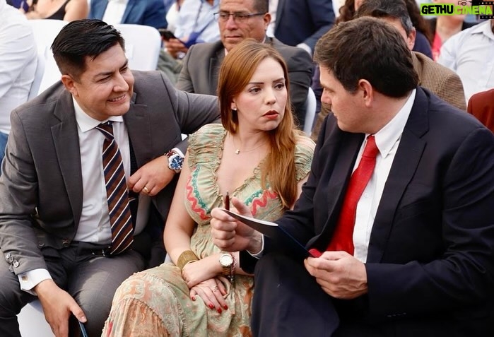 Camila Flores - 0.9K Likes - ✅ Primera piedra del Cesfam de #Catapilco 🙌🏻
Junto a nuestro #CORE Percy Marin acompañamos con gran alegría a nuestro querido alcalde de #Zapallar Gustavo Alessandri y vecinos en la colocación de la primera piedra de lo que será el Cesfam de Catapilco
Me alegra muchísimo que se esté avanzando después de 5 años de arduo trabajo y gestiones para que esto resulte
Me consta la dedicación que el alcalde puso en este proyecto para que se haga realidad, lamentablemente la burocracia no permitió avanzar más rápido
Como equipo felices de contribuir en cosas tan importantes como mejorar la salud 💪🏻