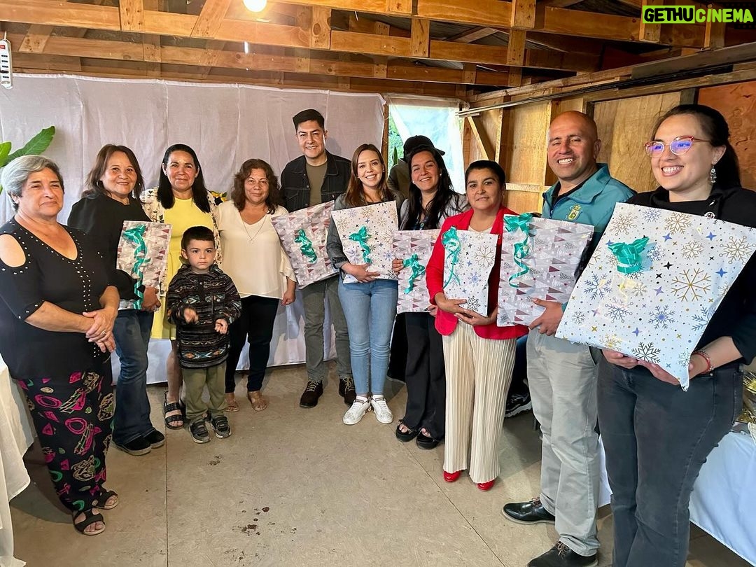 Camila Flores - 322 Likes - ✅ En terreno con los vecinos del comité Volver a empezar de #Olmue
Junto a nuestro #CORE Percy Marin y nuestro alcalde Jorge Jil estuvimos celebrando la alegría de los vecinos del comité de pavimentación volver a empezar del sector Lo Narváez de Olmue por la aprobación de los más de 1100 millones de pesos para pavimentar las calles Serafín Pinto y Pablo Neruda, esto con fondos del Gobierno Regional
Este proyecto contempla muros de contención y el ensanchamiento de calles, lo que le cambiará la calidad de vida a nuestros queridos vecinos
Felices como equipo de poder decir #MisionCumplida