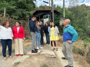 Camila Flores Instagram - ✅ En terreno con los vecinos del comité  Volver a empezar de #Olmue 
Junto a nuestro #CORE Percy Marin y nuestro alcalde Jorge Jil estuvimos celebrando la alegría de los vecinos del comité de pavimentación volver a empezar del sector Lo Narváez de Olmue por la aprobación de los más de 1100 millones de pesos para pavimentar las calles Serafín Pinto y Pablo Neruda, esto con fondos del Gobierno Regional 
Este proyecto contempla muros de contención y el ensanchamiento de calles, lo que le cambiará la calidad de vida a nuestros queridos vecinos 
Felices como equipo de poder decir #MisionCumplida