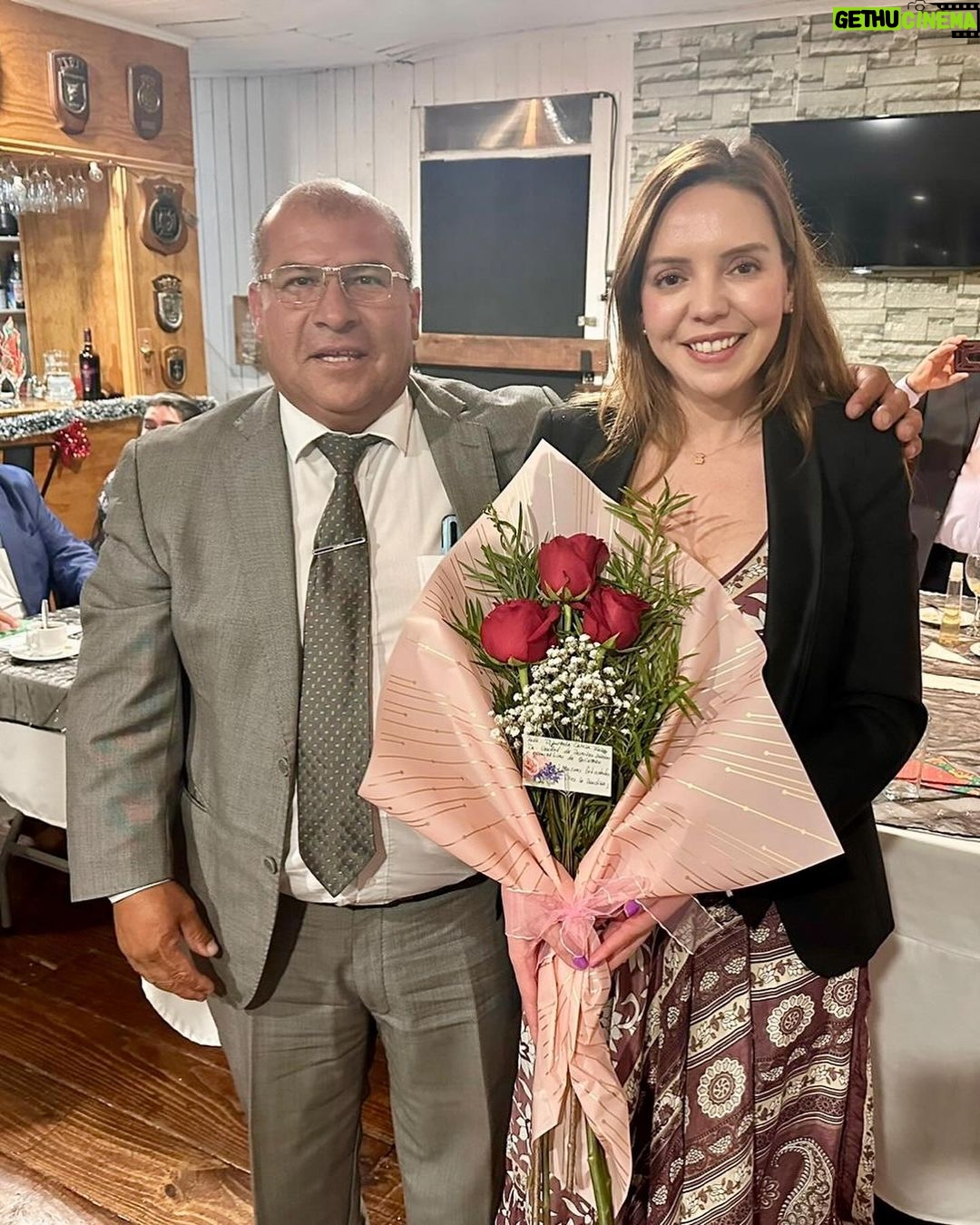 Camila Flores - 622 Likes - ✅ Cena de navidad con el Consejo de Pastores de #Quintero
Junto a nuestro CORE Percy Marin compartimos una significativa cena de navidad con el Consejo de Pastores Evangélicos de Quintero, fue una hermosa instancia de recogimiento y fe
Agradezco especialmente a Maritza Verdejo por organizar esta linda actividad
Firmes y adelante